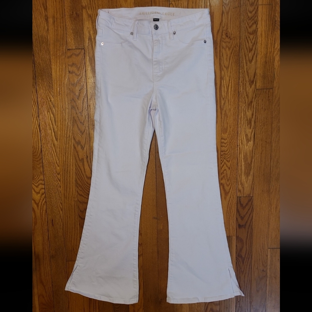 American Eagle Super High Rise White Flare Jeans 6 REGULAR